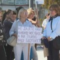 (ВИДЕО) „Нисмо вас тако васпитали“: Васпитачи на Славији траже боље услове рада и оставку Славице Ђукић Дејановић