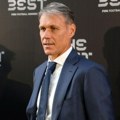 Van Basten: Ten Hag idiotski radi! Šetača platio 50 miliona evra?!